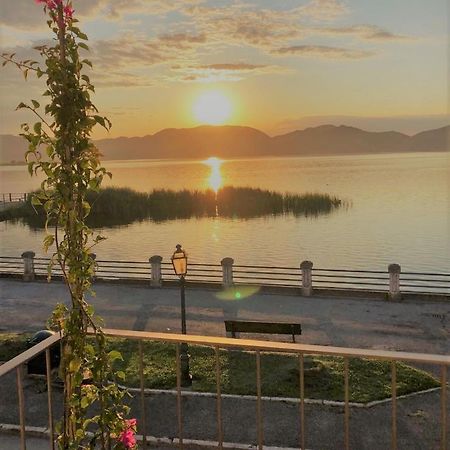 Vista Lago Torre del Lago Puccini Bagian luar foto